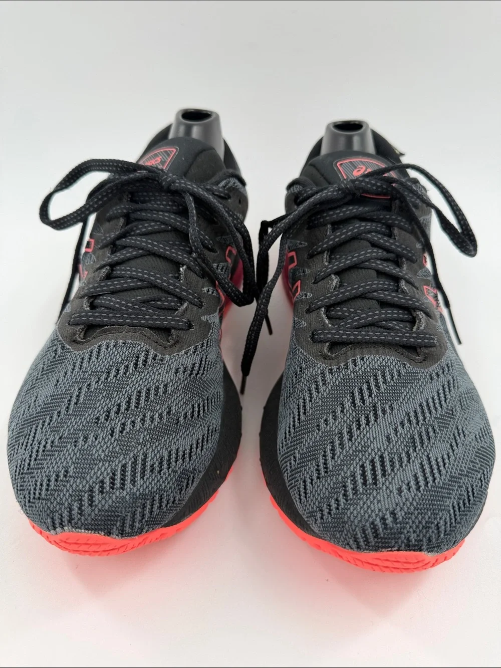 ASICS GT-2000 10 Women's Size 7 Black / Red Gore-Tex Waterproof Running Sneakers